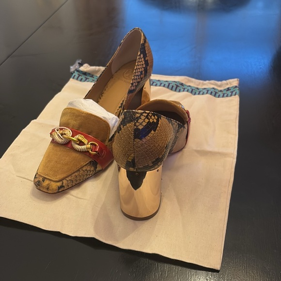 JESSA 75mm PUMP
STAMPED SNAKE PRINTED
LEATHER/VELVET/CRINKLE GLOSS, NIB - Picture 3 of 7